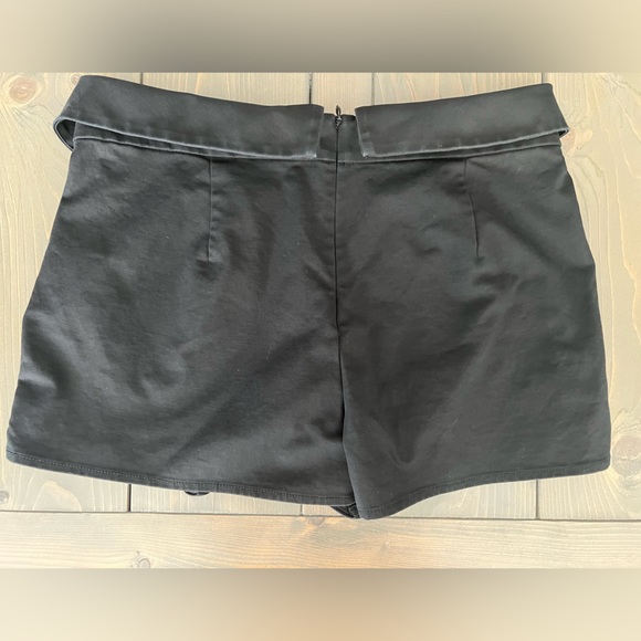 Aritiza Talula Skort - Picture 2 of 3